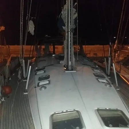 Bådhotel Aledoa Boat Mpenitses